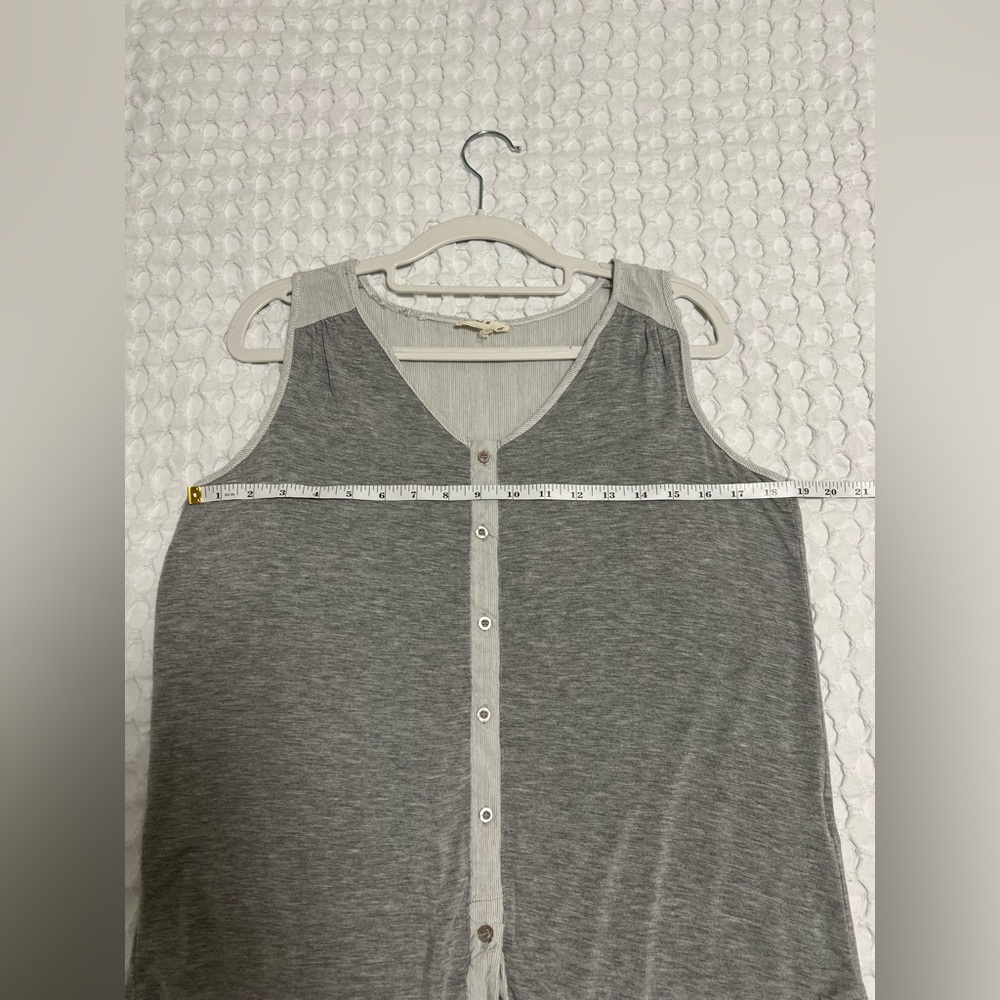 Jane + Delancey Gray Button Tank - Picture 7 of 8